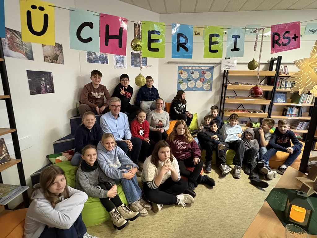 Nikolauslesen in der Bücherei