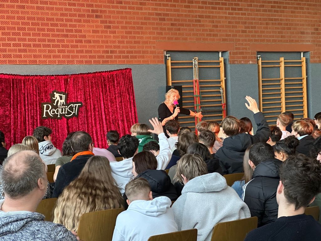 Improvisationstheater RequiSiT in der Turnhalle