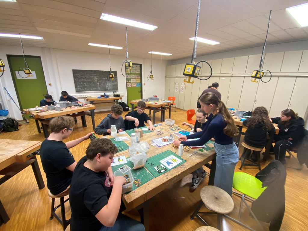 „Maker Space“ – Werkstattwagen besucht die Realschule plus Wöllstein